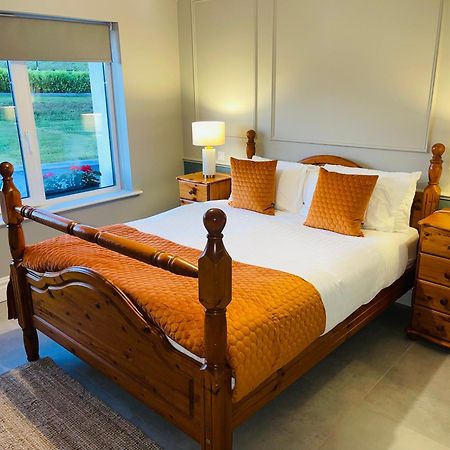Country View House Hotel Milltown  ภายนอก รูปภาพ